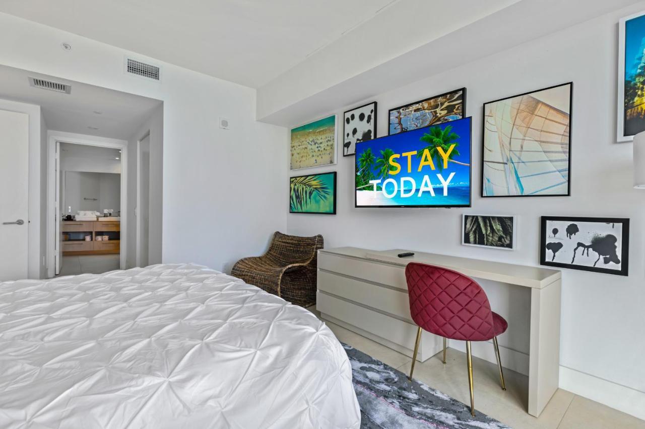 Seashore Resort - 2 Bedroom Right On The Beach Direct Ocean-View With Amenities On The Rooftop Hollywood Eksteriør bilde